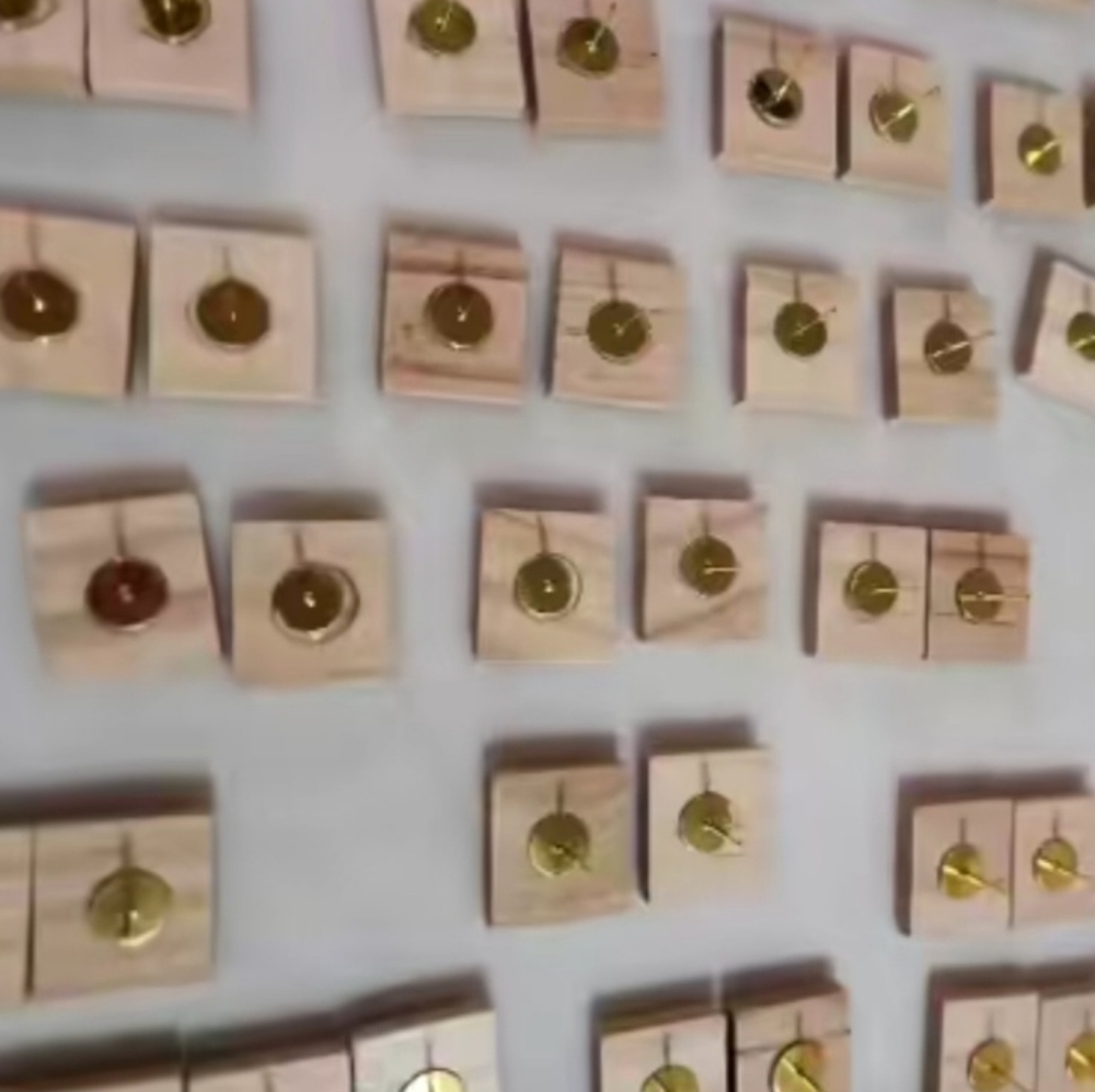 Scrabble earrings - Picture 2 of 2